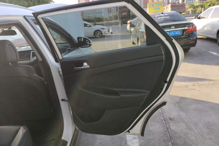 Used Hyundai Tucson 2015 1.6T Dual-Clutch Two-Wheel-Drive Smart Model