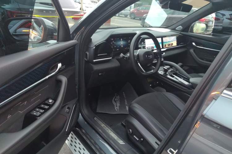 Used Geely Auto Monjaro L 2024 2.0TD High-Power Automatic Two-Wheel Drive Skyline Edition
