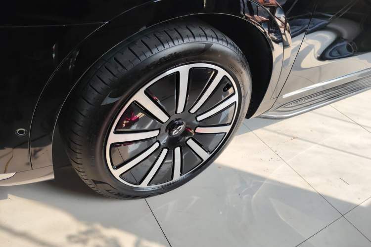 Used Hima AITO M9 2024 Range-Extended Ultra Version 42 kWh 6-Seater Model
