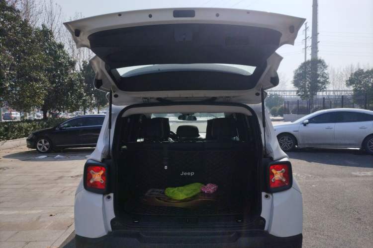 Used  Renegade 2016 1.4T Automatic Jingneng Edition
