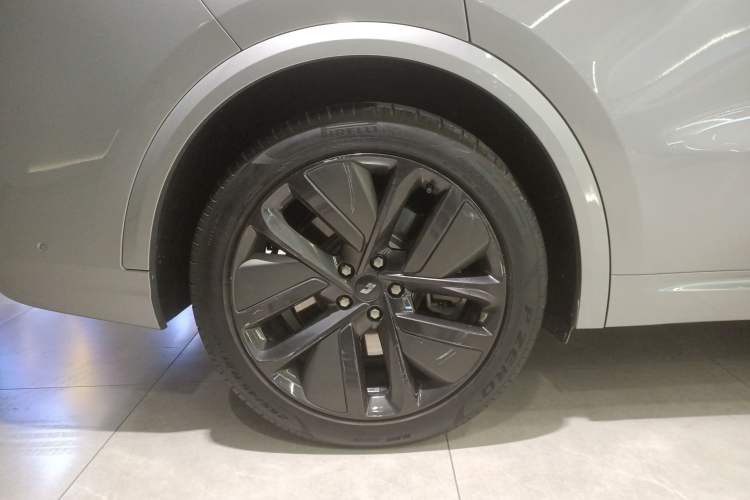 Used Li Auto L8 2023 Pro Model
