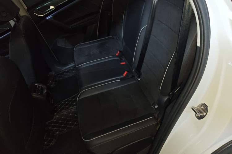 Used Volkswagen Tayron 2020 330TSI Two-Wheel Drive Luxury Connected Pro Edition
