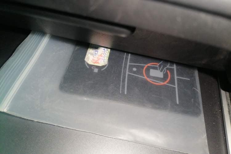 Used Tesla Model Y 2022 Long-Range All-Wheel-Drive Version
