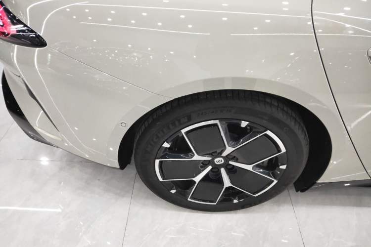 Used  SU7 2024 Rear-Drive Long-Range Intelligent Driving Version