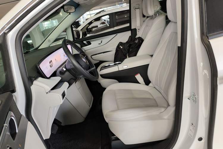 Used Buick GL8 New Energy 2024 Lu Zun Smart Edition 7-Seater
