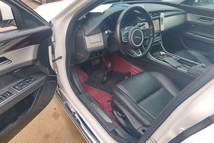 Used Jaguar XFL 2019 XFL 2.0T 200 PS Two-Wheel-Drive Elite Edition
