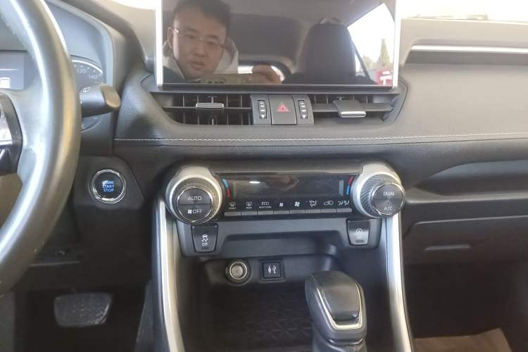 Used Toyota Wildlander 2022 2.0L CVT Two-Wheel Drive Luxury Edition