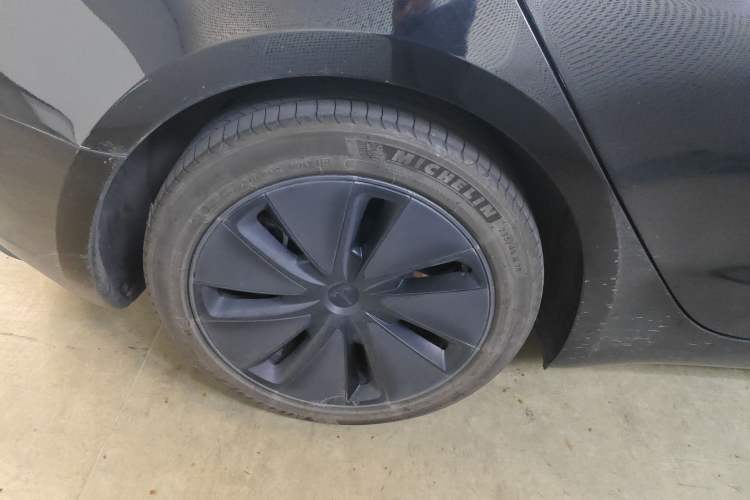 Used Tesla Model 3 2023 Long-Range All-Wheel-Drive Version
