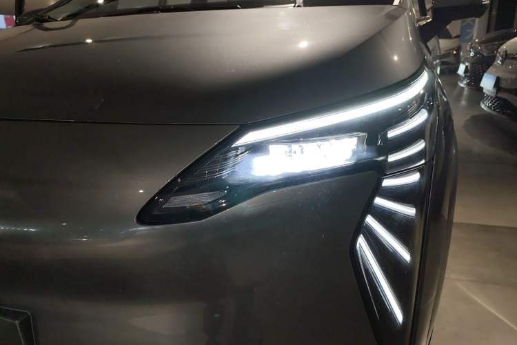 Used AION Y 2023 Plus 610 Smart Edition Lithium Iron Phosphate