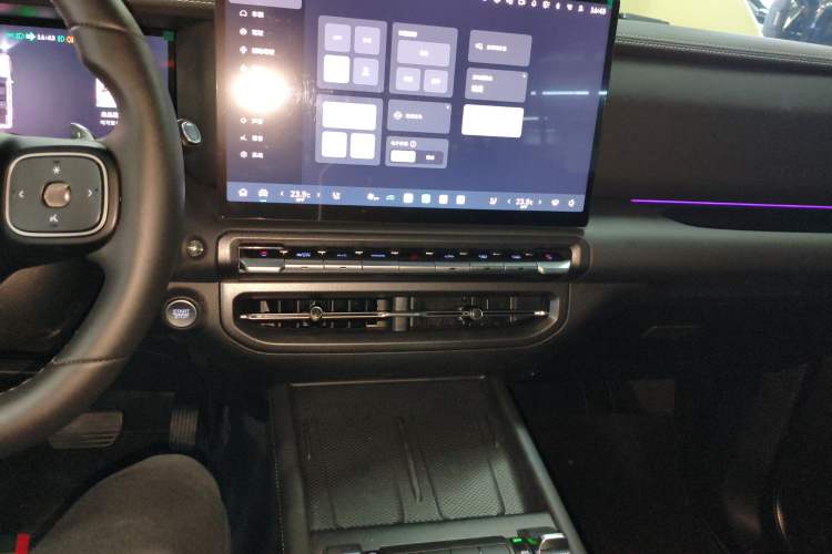 Used Tank 300 2025 2.0T Challenger
