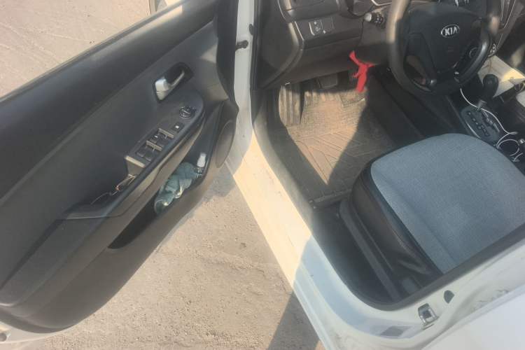 Used Kia K2 2015 Sedan 1.4L Automatic GLS