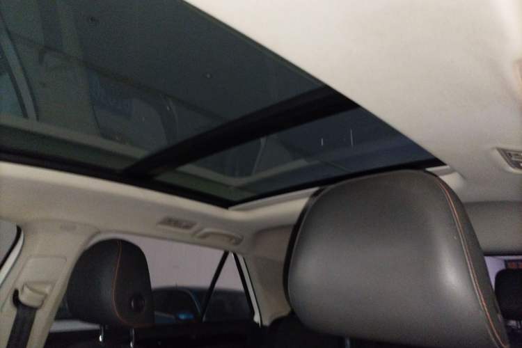 Used Volkswagen T-ROC 2021 280TSI DSG Two-Wheel Drive Comfort Connect 30th Anniversary Edition
