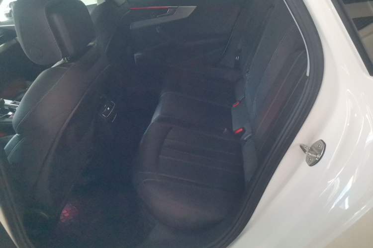 Used Audi A4L 2022 40 TFSI Luxury Dynamic Model
