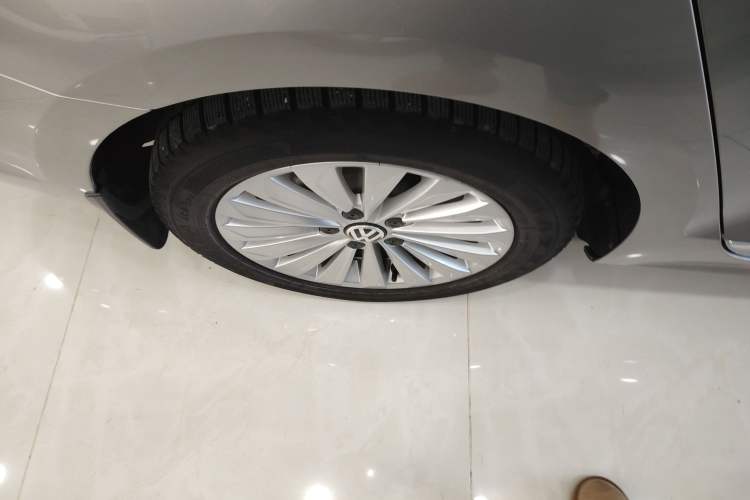 Used Volkswagen Sagitar 2017 230TSI Automatic Comfort Version
