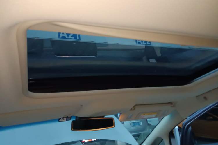 Used Buick GL8 2023 Facelifted Land Cruiser Executive Luxury Version