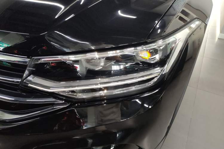 Used Volkswagen Tiguan L 2024 Outstanding Model 330TSI Automatic Two-Wheel Drive R-Line Dragon Glory Edition
