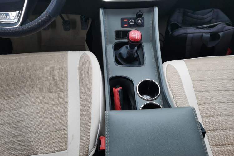 Used Wuling Hongguang V 2022 1.5L Jingqu Edition Electric-Assist LAR
