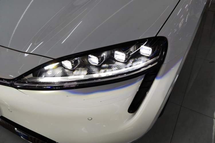 Used Hima Luxeed R7 2024 All-Electric 736 km Ultra