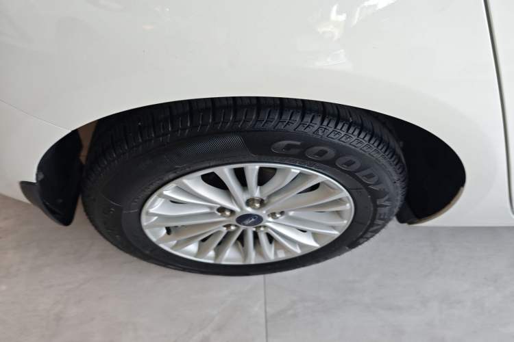 Used Ford Escort 2015 1.5L Automatic Comfort Model
