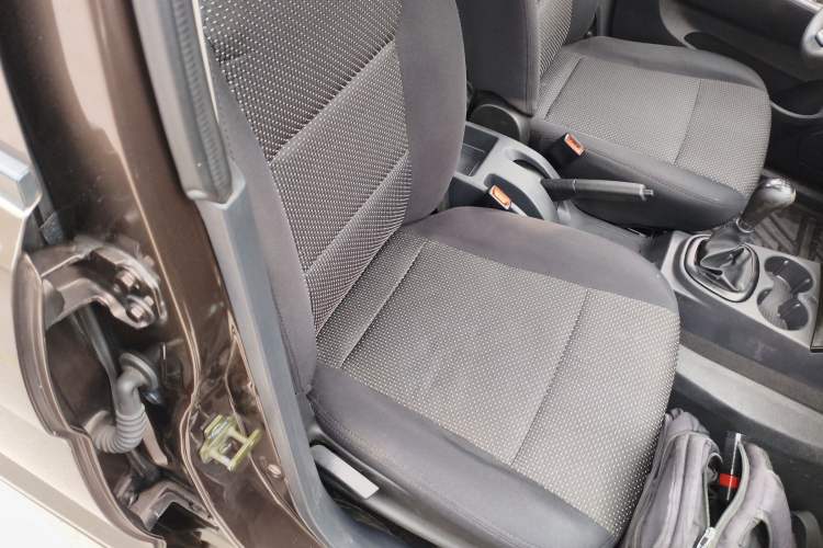 Used Dongfeng Fengon 330 2014 1.5L Manual Utility Version DK15