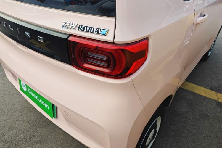 Used Wuling Hongguang MINIEV 2021 Macaron Fashion Edition Lithium-Ion Battery