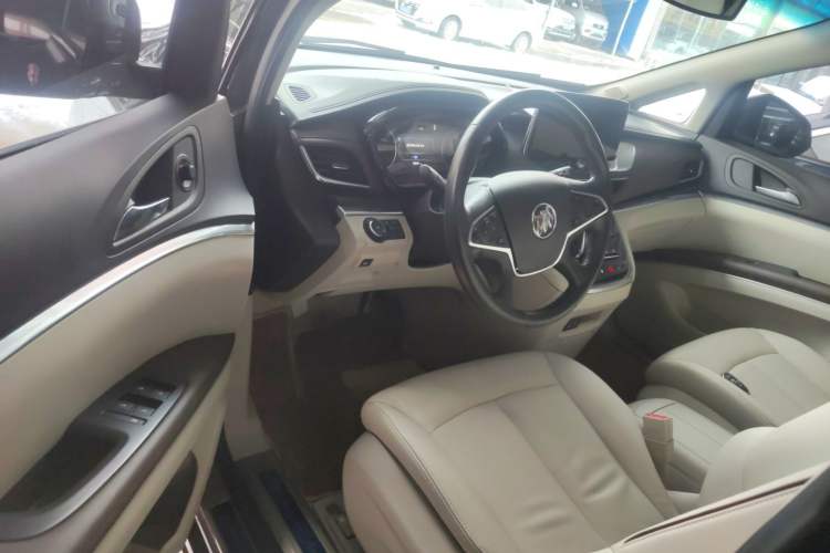 Used Buick GL8 2021 Land Cruiser Executive Class 652T Luxury Model
