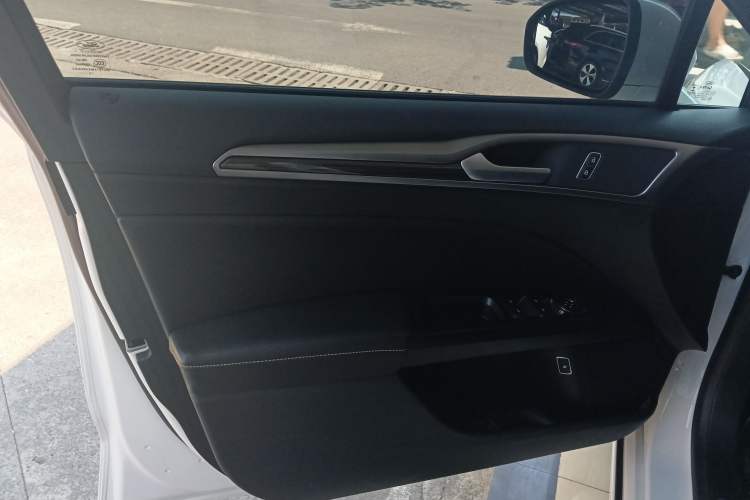 Used Ford Mondeo New Energy 2018 2.0 PHEV Smart-Controlled Fashion Edition China VI Standard