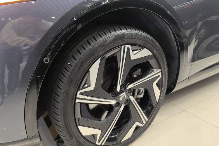 Used  R7 2022 Flagship Advanced Edition