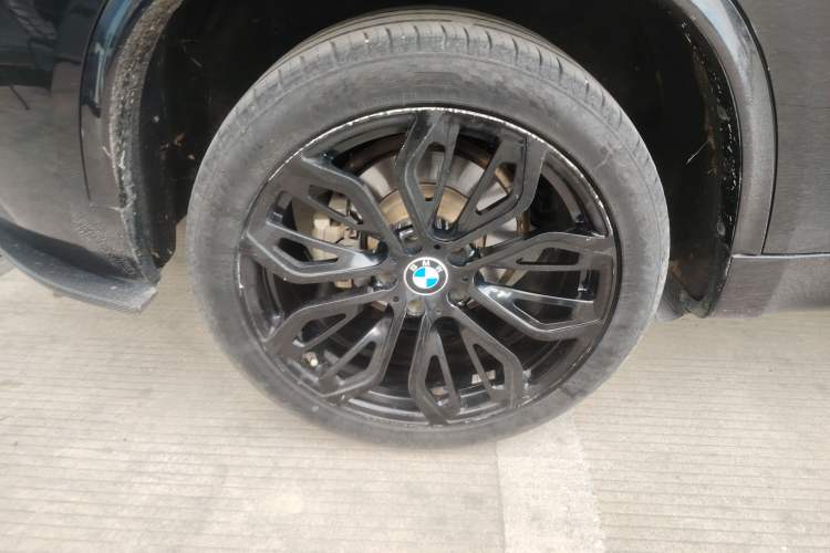 Used BMW X5 2018 xDrive28i
