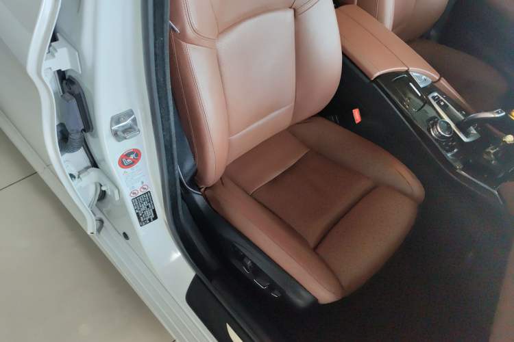 Used BMW 5 Series 2015 535Li Leading Model