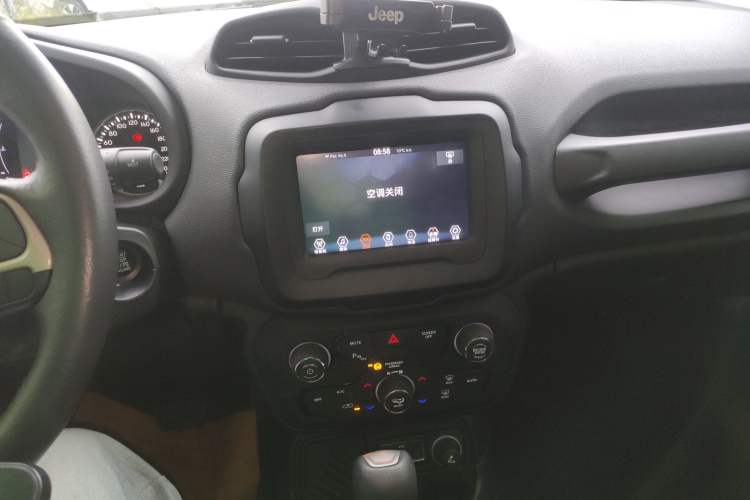 Used  Renegade 2018 Connected Large Screen Version 180T Automatic Jingneng Version
