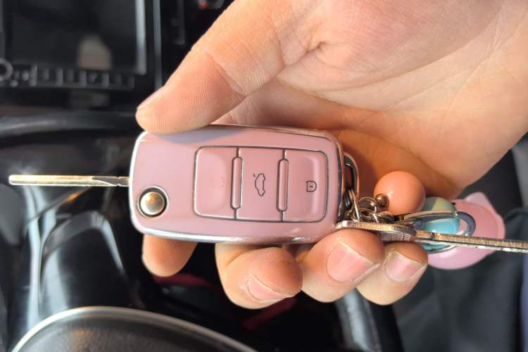 Used Volkswagen Sagitar 2015 1.6L Manual Comfort Model
