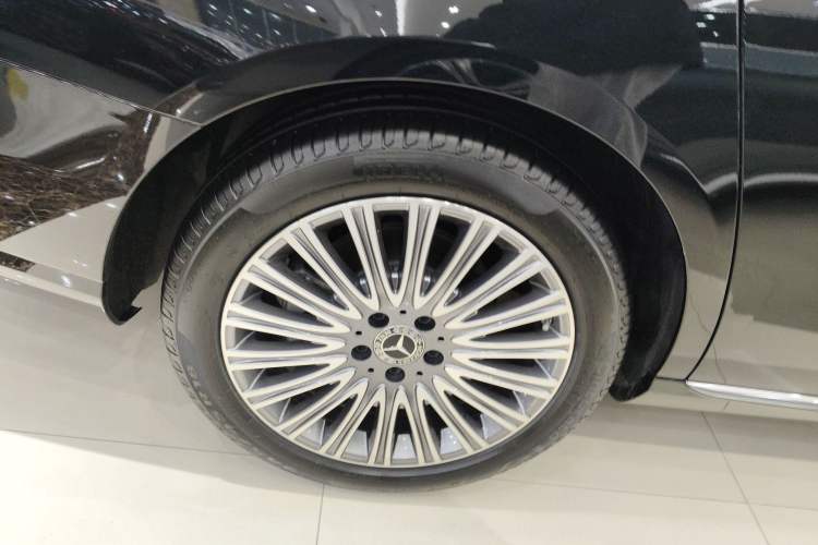 Used Mercedes-Benz E-Class 2023 Updated E 300 L Fashion Edition
