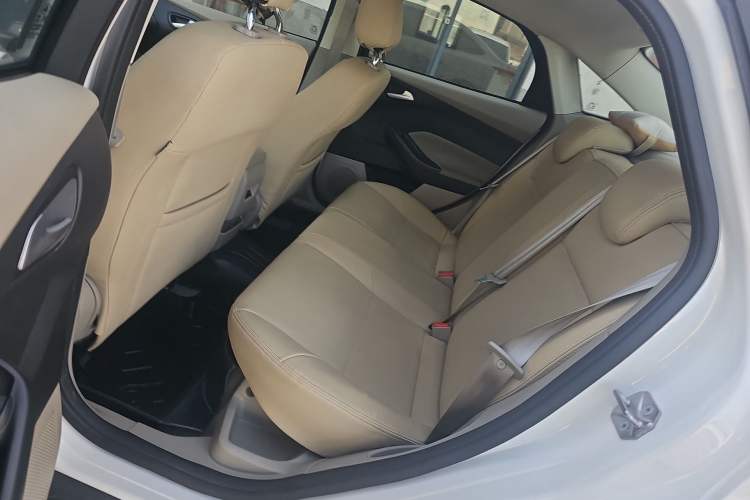 Used Ford Focus 2018 Sedan Classic 1.6L Automatic Comfort Plus Smart Drive Version
