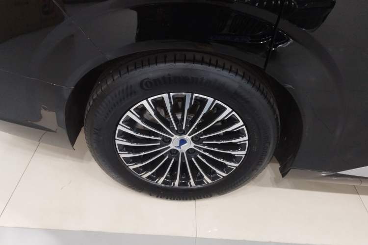 Used Denza D9 2024 DM-i 980 Four-Wheel Drive Prestige Model