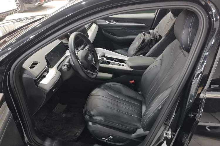 Used Geely Auto Preface 2025 Dongfang Yao 1.5TD Kunlun Edition
