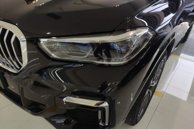 Used BMW X5 2022 Restyled xDrive 30Li Luxury Version M Sport Package
