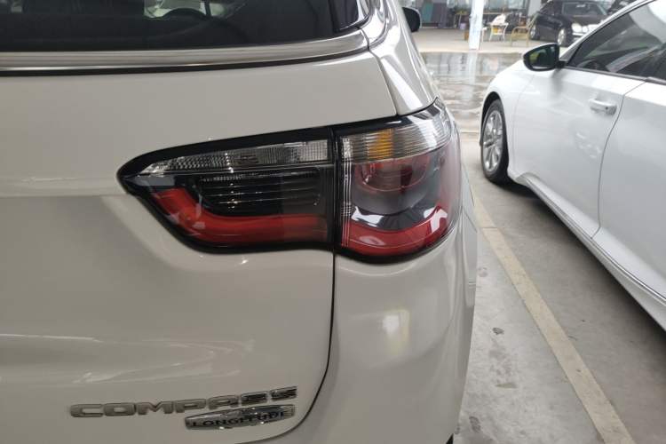 Used  Compass 2019 200T Automatic Family Edition - Connected Large Screen Version
