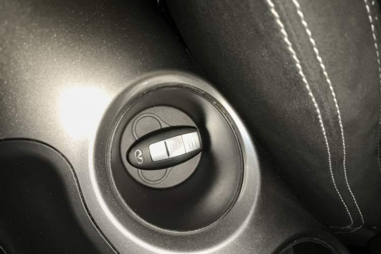 Used Infiniti ESQ 2014 1.6L Spontaneous Edition