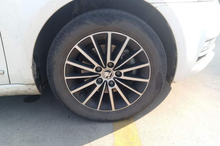 Used Skoda Octavia 2019 1.5L Automatic Smart Drive Luxury Edition China VI Standard
