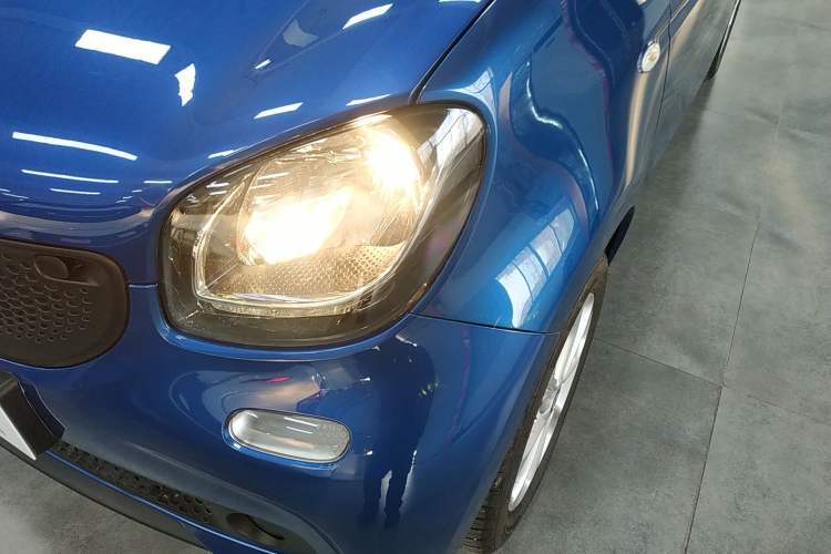 Used smart forfour 2016 1.0L 52 kW Dynamic Edition