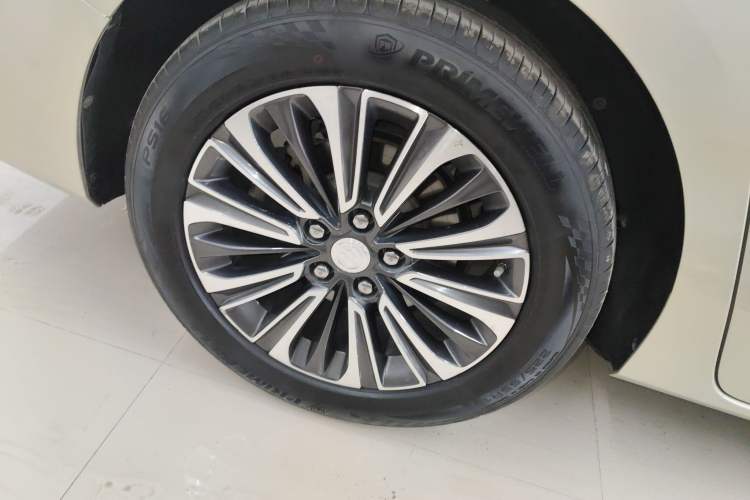 Used Buick GL8 2021 ES Landtrek 653T Luxury Model
