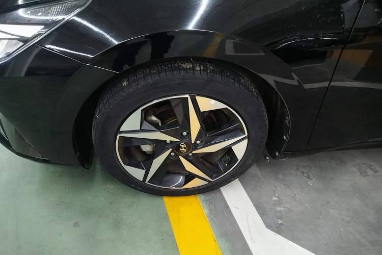 Used Hyundai Elantra 2021 1.5L CVT LUX Prestige Edition
