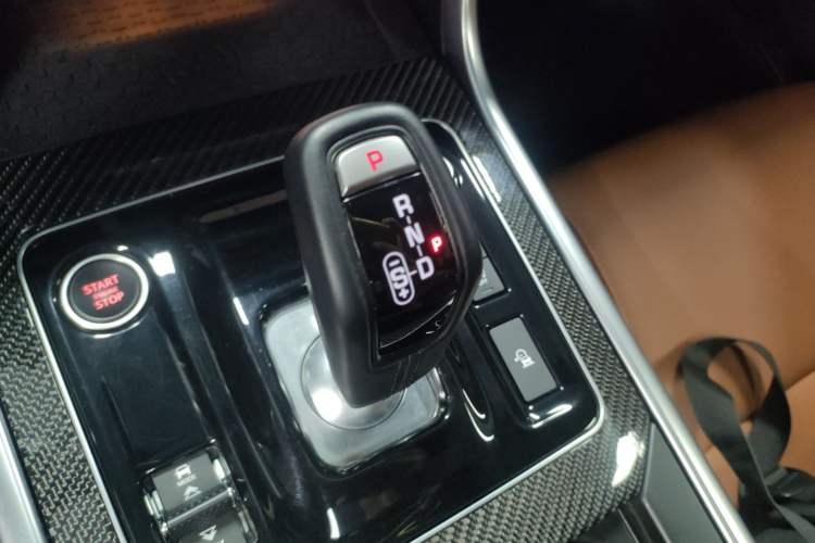 Used Jaguar XEL 2024 2.0T 250 PS R-DYNAMIC S Ebony Black Sport Edition
