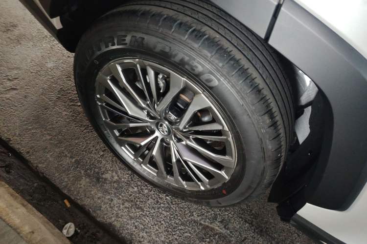 Used Toyota Wildlander 2023 2.0L CVT Four-Wheel Drive Luxury PLUS Edition
