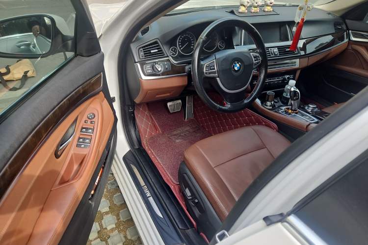 Used BMW 5 Series 2014 525Li Leading Model

