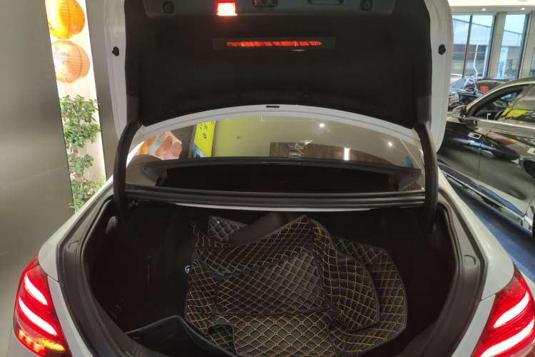 Used Mercedes-Benz E-Class 2017 E 200 Sport