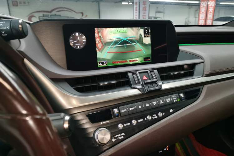 TDK.VehicleDetails.img