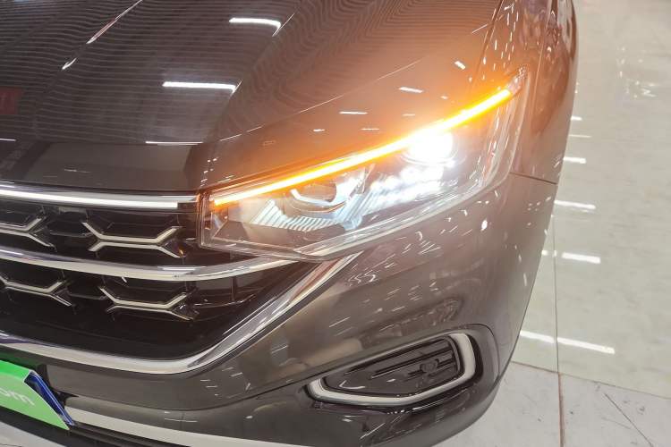 Used Volkswagen Tayron 2024 300TSI Two-Wheel-Drive Luxury Plus Advanced Version