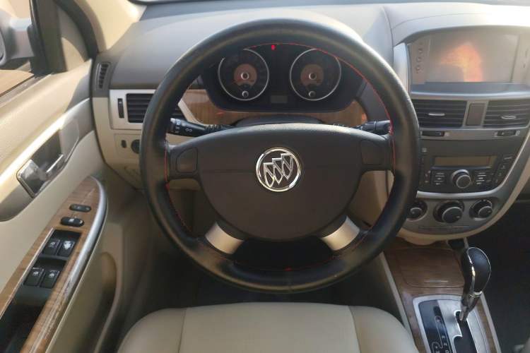 Used Buick Excelle 2015 1.5L Automatic Classic Model
